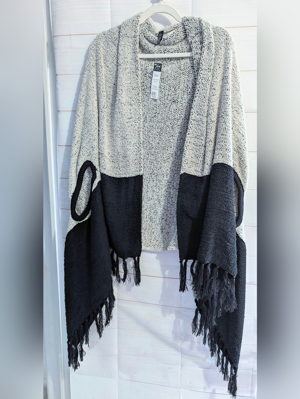 Nwt Jack & Missy Amazingly Soft Cozy Knit Shawl Wrap in Cream and Black 🖤 OS